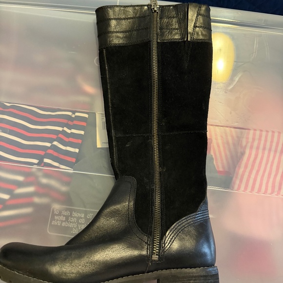 Timberland Black boots suede and leather. - Picture 1 of 6